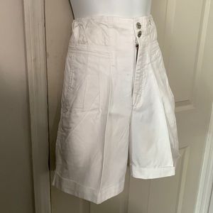 Palmetto”s bermuda withe S 6  2pockets zipper front so cute design on the waist